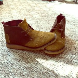Toms Chukka Boots